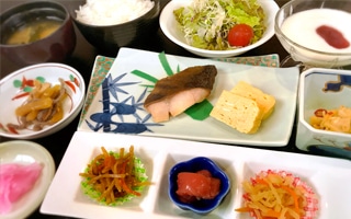 朝食